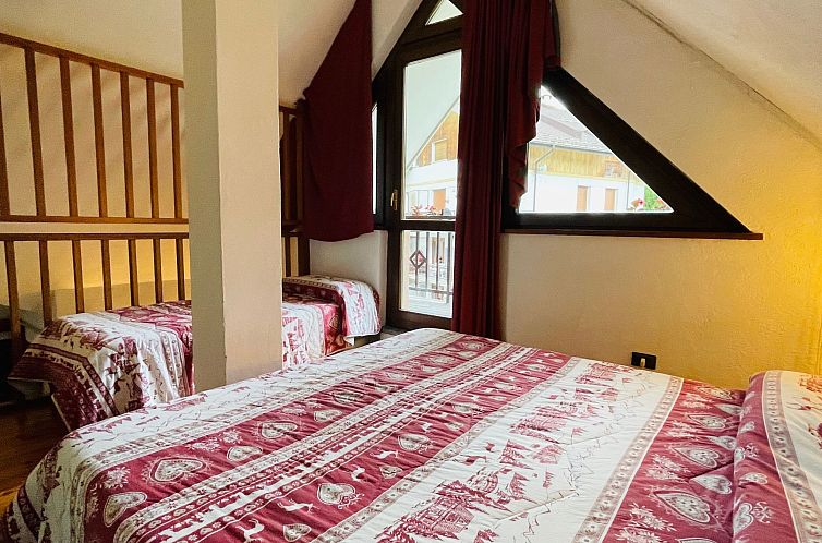 Appartement Zwei-Zimmer-Wohnung im Dachgeschoss 5 p. l. Vill