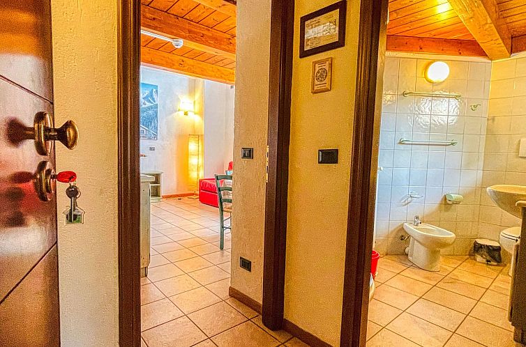 Appartement Zwei-Zimmer-Wohnung im Dachgeschoss 5 p. l. Vill