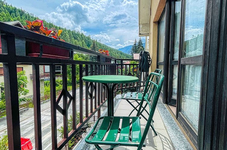Appartement Zwei-Zimmer-Wohnung im Dachgeschoss 5 p. l. Vill