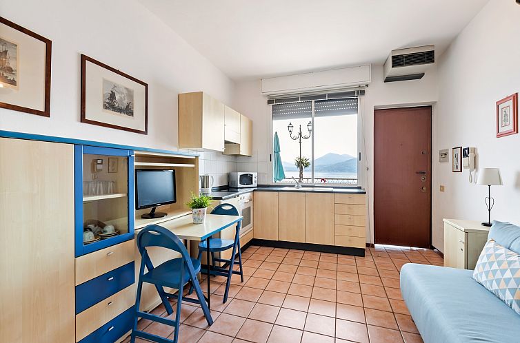 LAGO MAGGIORE - APPARTAMENTO Balcony & Patio VISTA FRONTE LA