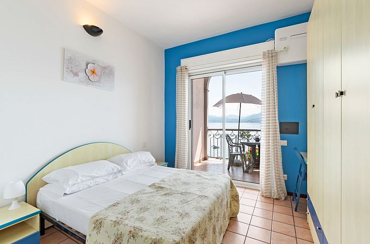 LAGO MAGGIORE - APPARTAMENTO Balcony & Patio VISTA FRONTE LA
