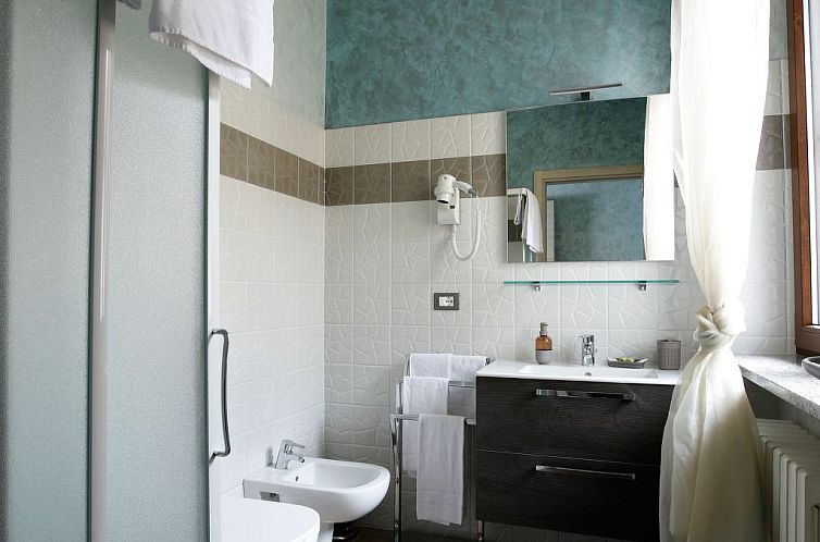 Appartement 'Specchi d'Acqua' mit Pool