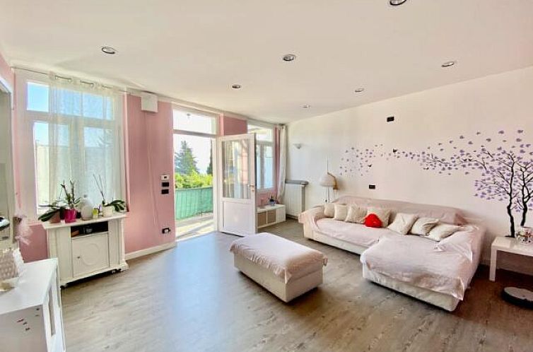 Vrijstaande woning in Oggebbio