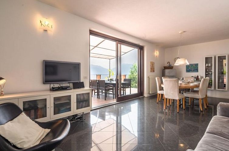 Vrijstaande woning in Oggebbio