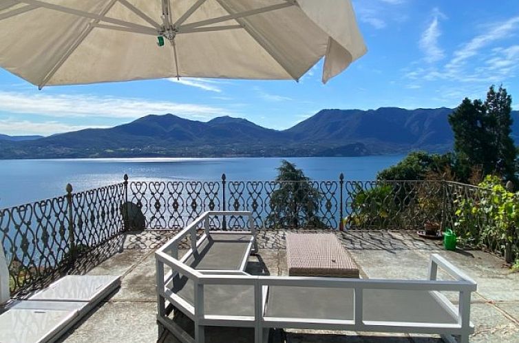 Vrijstaande woning in Oggebbio