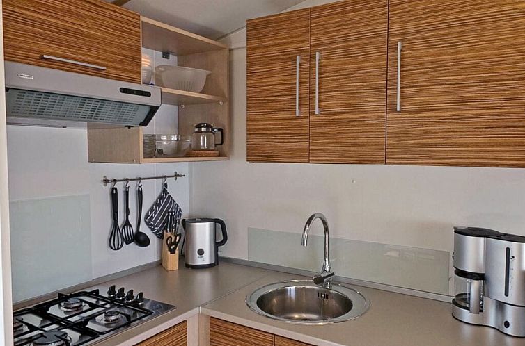 SunLodge Redwood Premium