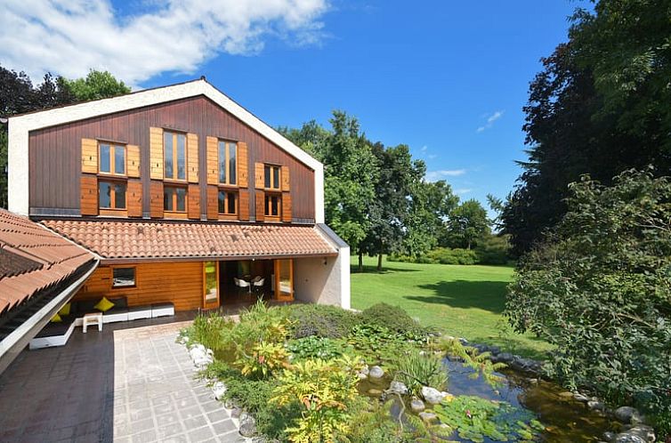 Geniessen Sie die Ruhe im Holiday home in Treviso, einem stimmungsvollen Ferienhaus in Venetien, umgeben von Natur und einem ruhigen Teich.
