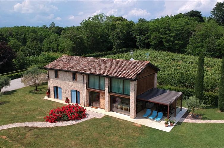Geniet van een rustgevend verblijf in het vakantiehuis in Volpago del Montello, te midden van de natuur in Veneto.