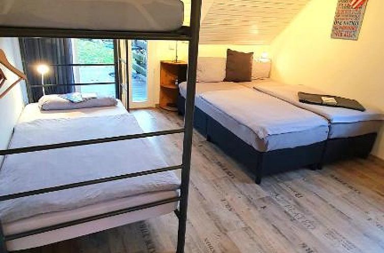 FRANKES LODGE Apartment mit Garten und Pool
