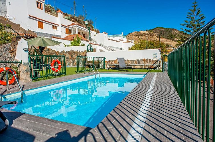 Casa Cueva Las Margaritas