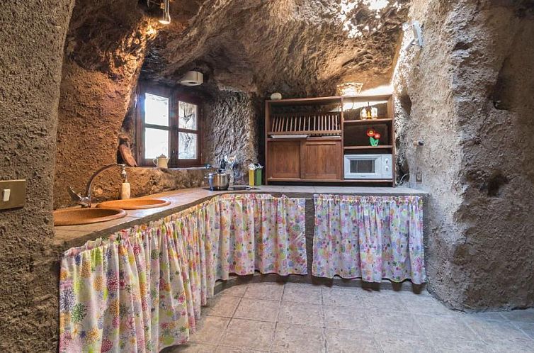 Casa Cueva Las Margaritas