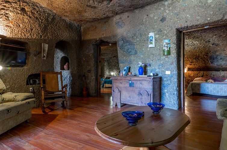 Casa Cueva Las Margaritas