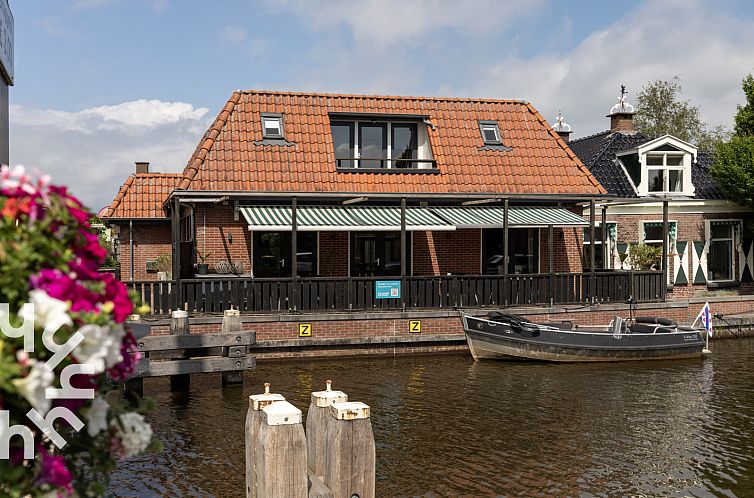 Sfeervol en ruim ingericht 10 persoons vakantiehuis aan het