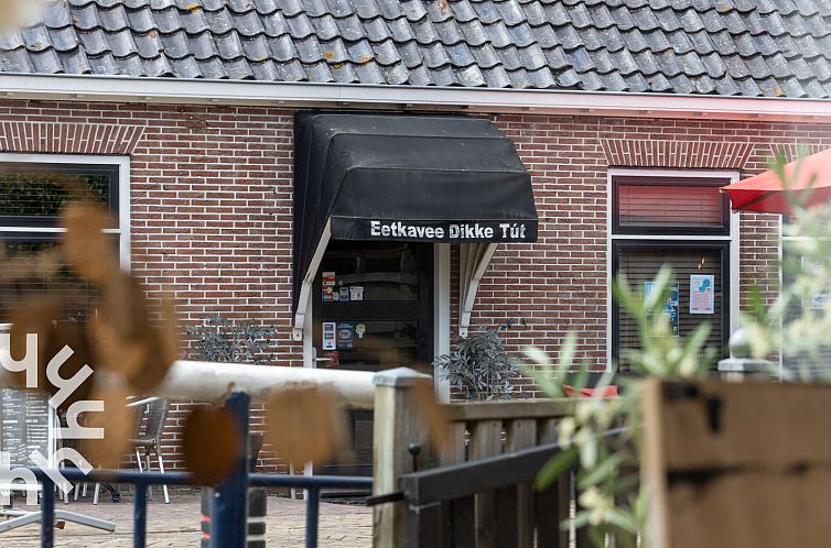 Sfeervol en ruim ingericht 10 persoons vakantiehuis aan het