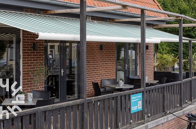Sfeervol en ruim ingericht 10 persoons vakantiehuis aan het