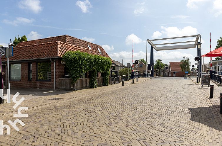 Sfeervol en ruim ingericht 10 persoons vakantiehuis aan het