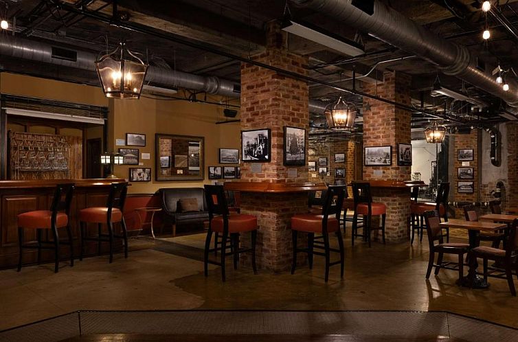 Hotel Roanoke & Conference Center, Curio Collection by Hilto
