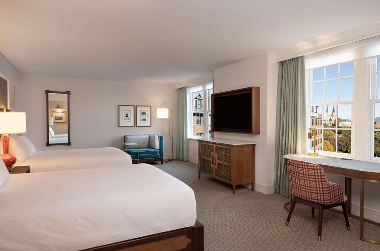 Hotel Roanoke & Conference Center, Curio Collection by Hilto