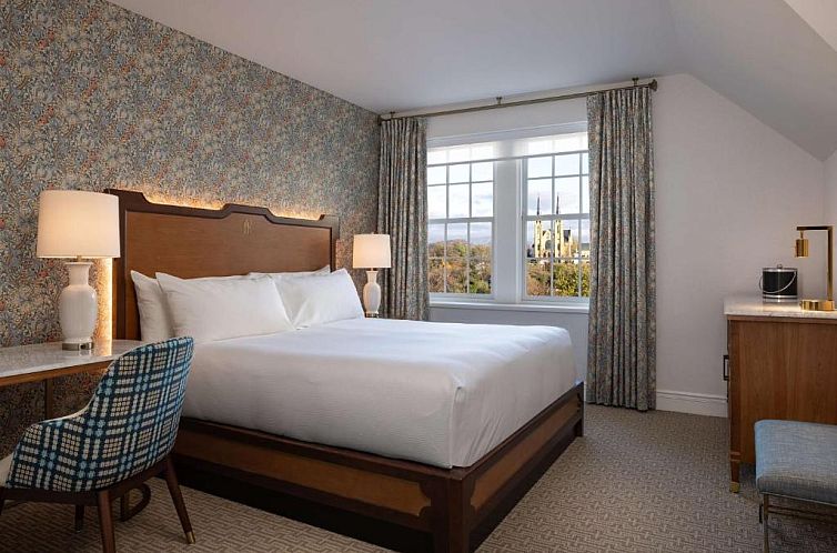 Hotel Roanoke & Conference Center, Curio Collection by Hilto
