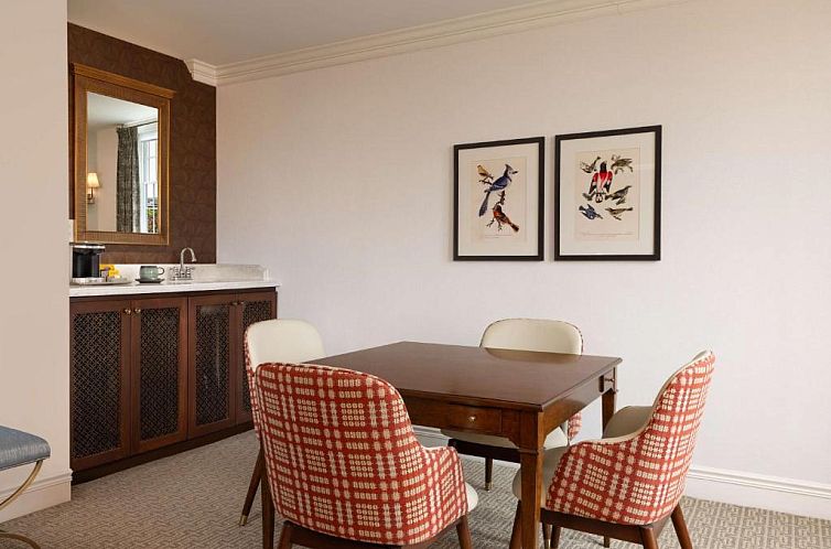 Hotel Roanoke & Conference Center, Curio Collection by Hilto