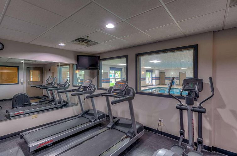Country Inn & Suites by Radisson, Crystal Lake, IL