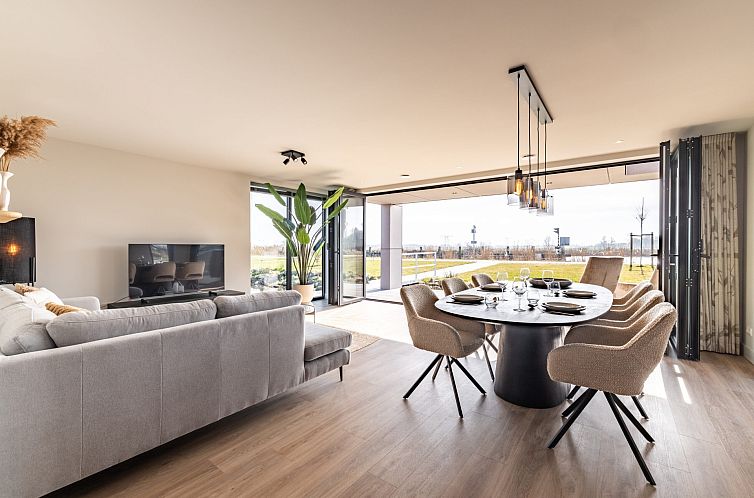 Vrijstaande woning in Follega