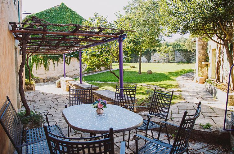 Appartement Renovierte Ferienwohnung in Karlovići mit Terra