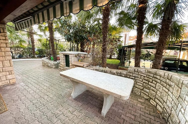 Appartement Wohnung in Rovinj mit Garten, Terrasse und Grill