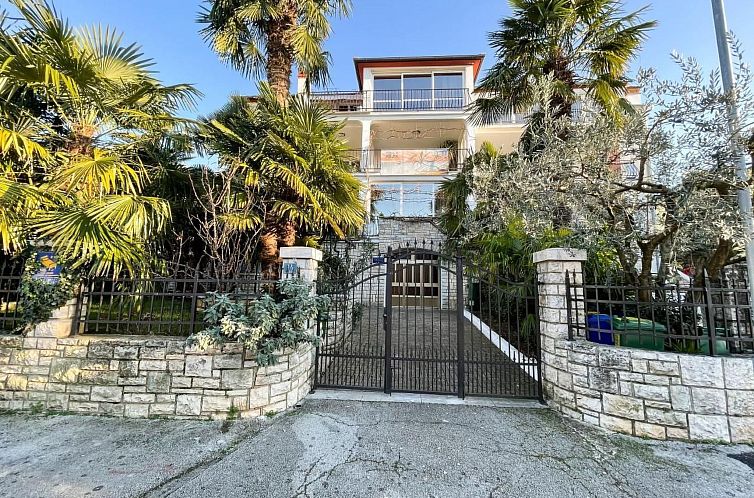 Appartement Wohnung in Rovinj mit Garten, Terrasse und Grill
