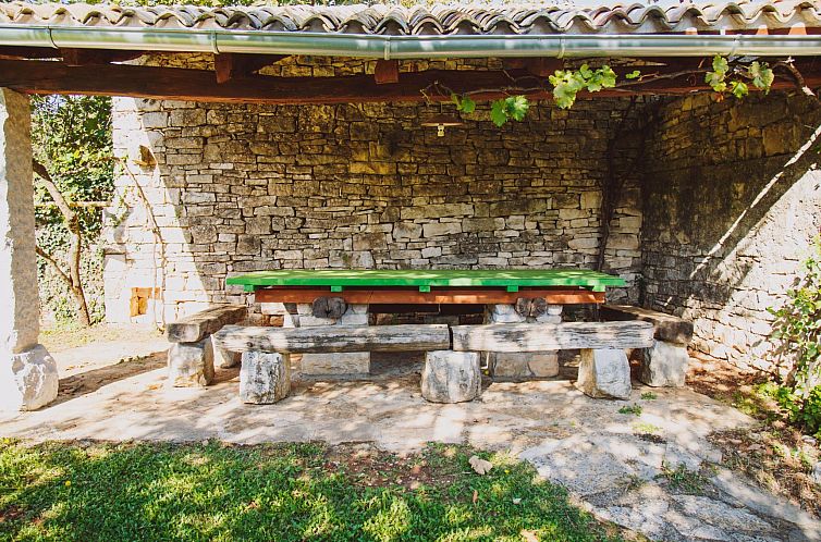 Vakantiehuis Freistehendes Ferienhaus in Karlovići mit Gart