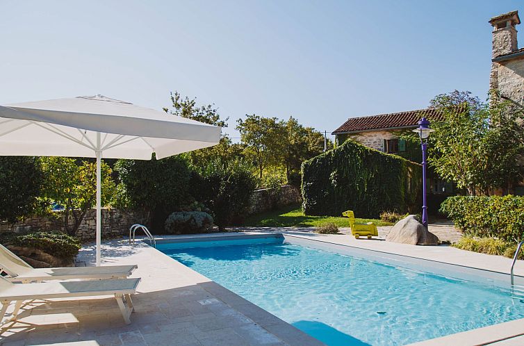 Vakantiehuis Freistehendes Ferienhaus in Karlovići mit Gart