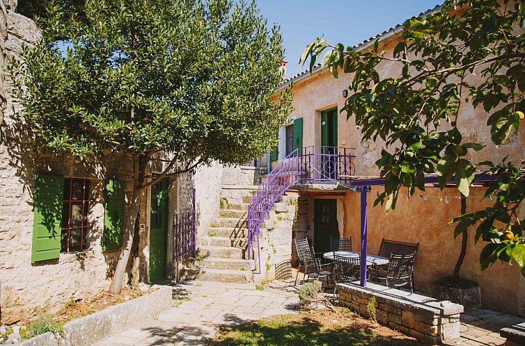 Vakantiehuis Freistehendes Ferienhaus in Karlovići mit Gart