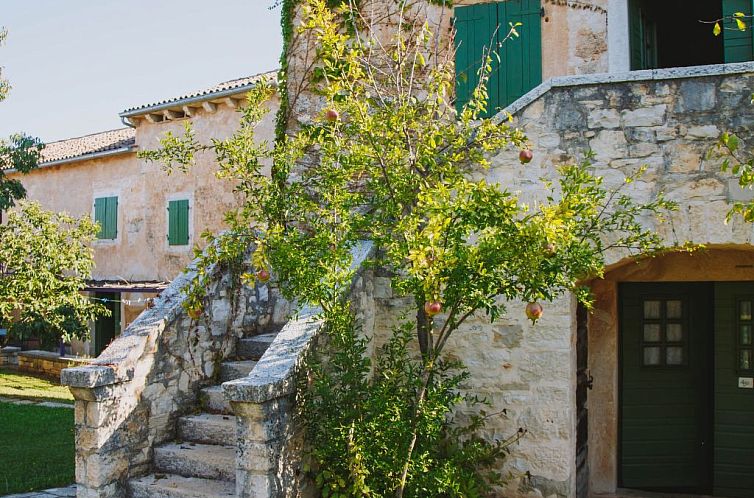 Vakantiehuis Freistehendes Ferienhaus in Karlovići mit Gart
