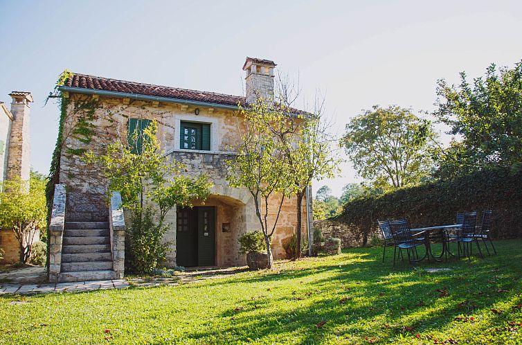 Vakantiehuis Freistehendes Ferienhaus in Karlovići mit Gart