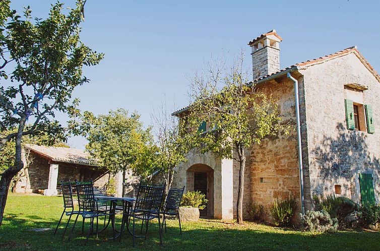 Vakantiehuis Freistehendes Ferienhaus in Karlovići mit Gart