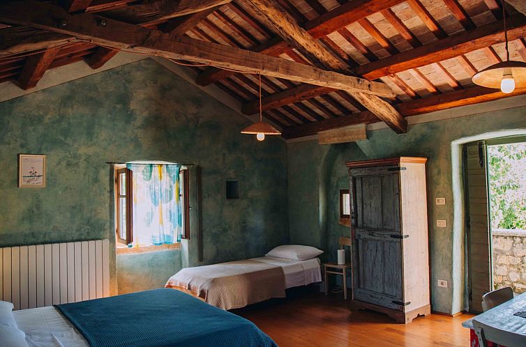 Vakantiehuis Freistehendes Ferienhaus in Karlovići mit Gart