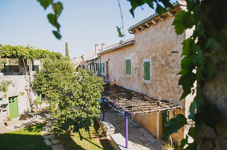 Appartement Helle Ferienwohnung in Karlovići mit Garten, Gr