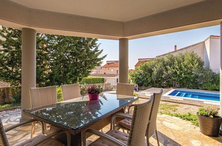 Vakantiehuis Holiday Home Antonija with Private pool