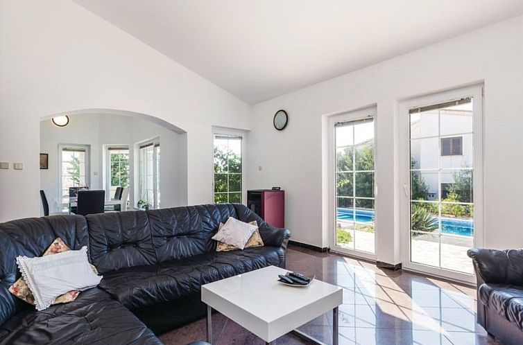 Vakantiehuis Holiday Home Antonija with Private pool