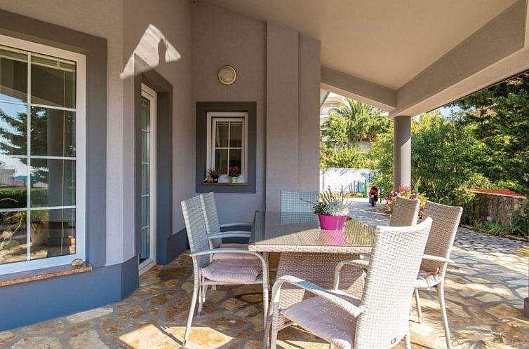 Vakantiehuis Holiday Home Antonija with Private pool
