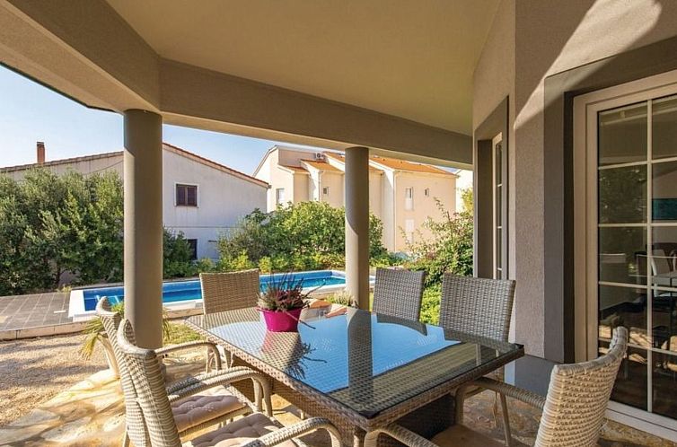 Vakantiehuis Holiday Home Antonija with Private pool