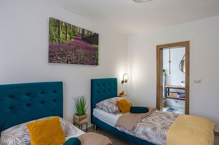 Vakantiehuis Schönes Ferienhaus in Modrusani mit Großem Ga