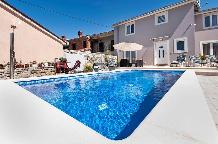 Vakantiehuis Neues Ferienhaus Nina in der Nähe von Rovinj