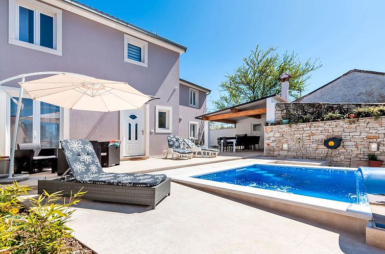 Vakantiehuis Neues Ferienhaus Nina in der Nähe von Rovinj