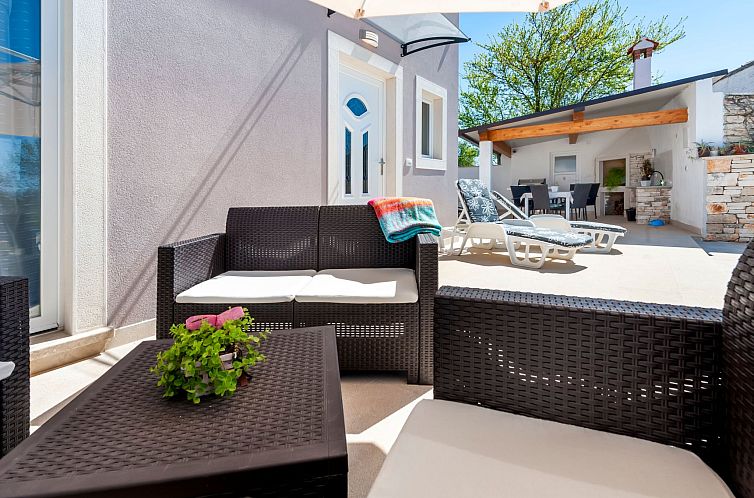 Vakantiehuis Neues Ferienhaus Nina in der Nähe von Rovinj