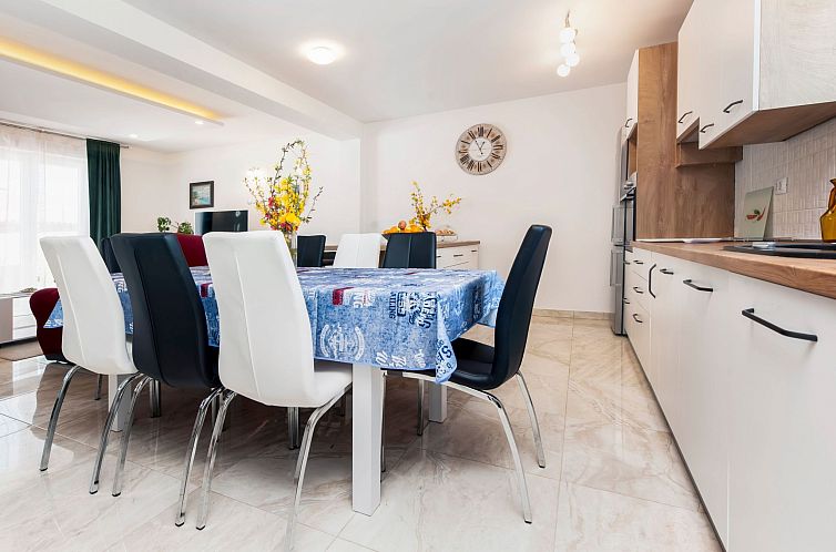 Vakantiehuis Neues Ferienhaus Nina in der Nähe von Rovinj