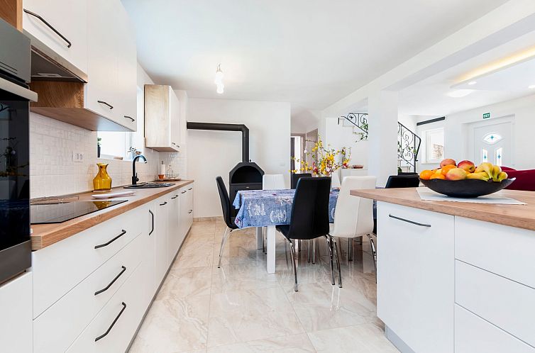 Vakantiehuis Neues Ferienhaus Nina in der Nähe von Rovinj