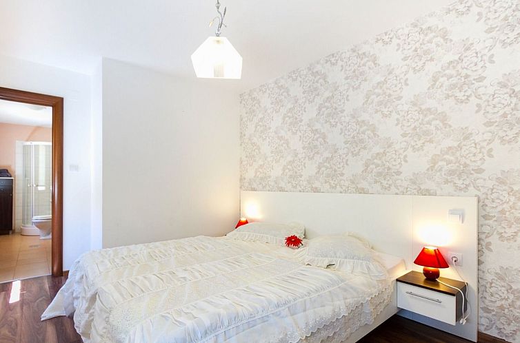 Vakantiehuis Wunderschönes Ferienhaus in Cere mit Privatem 