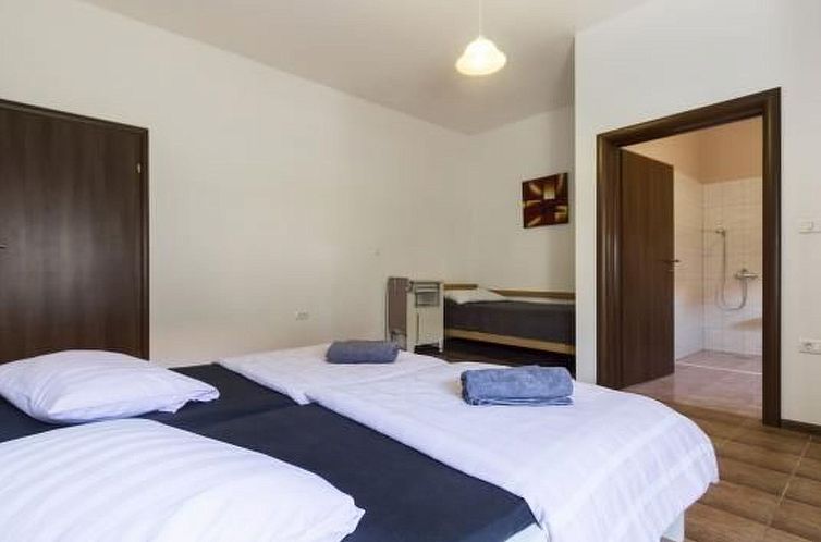 Vakantiehuis Wunderschönes Ferienhaus in Cere mit Privatem 