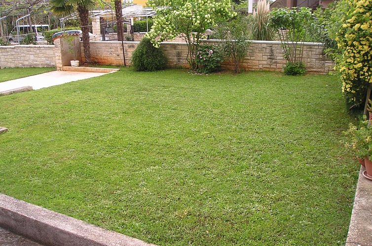 Appartement "Gemütlicher Garten" mit Terrasse